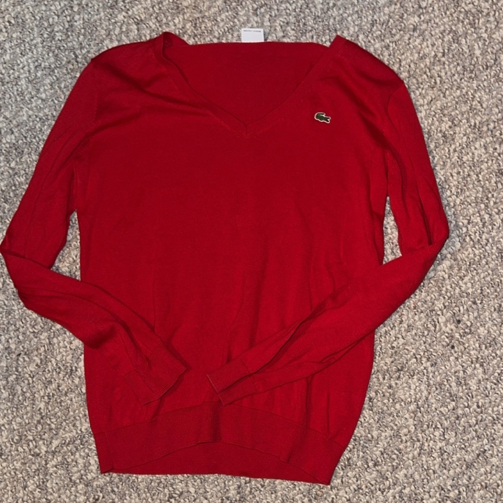 Excellent condition. VERY light pilling throughout.